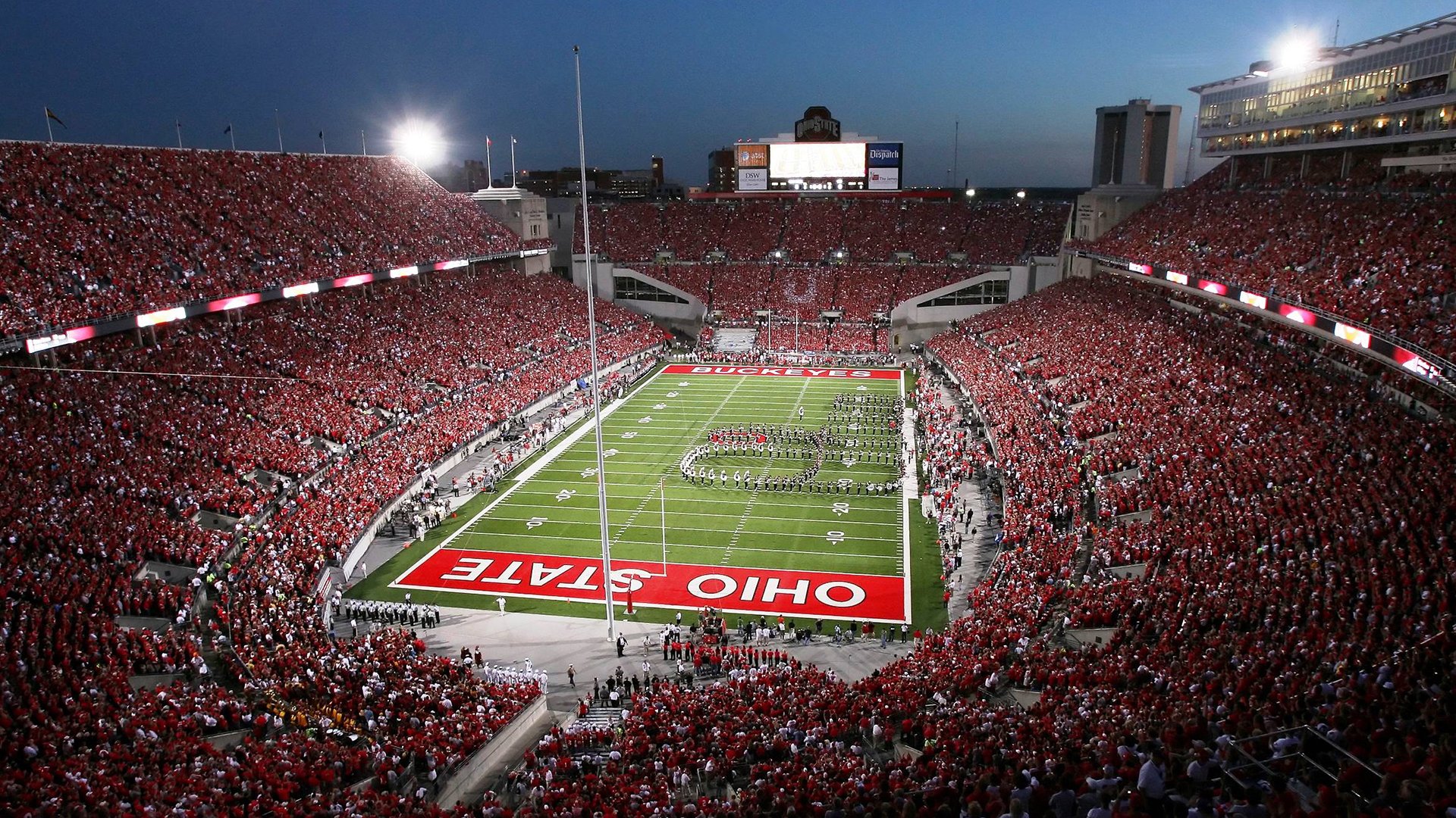 全黑队的攻防转换如行云流水，令对手难以捉摸，全黑队战舞