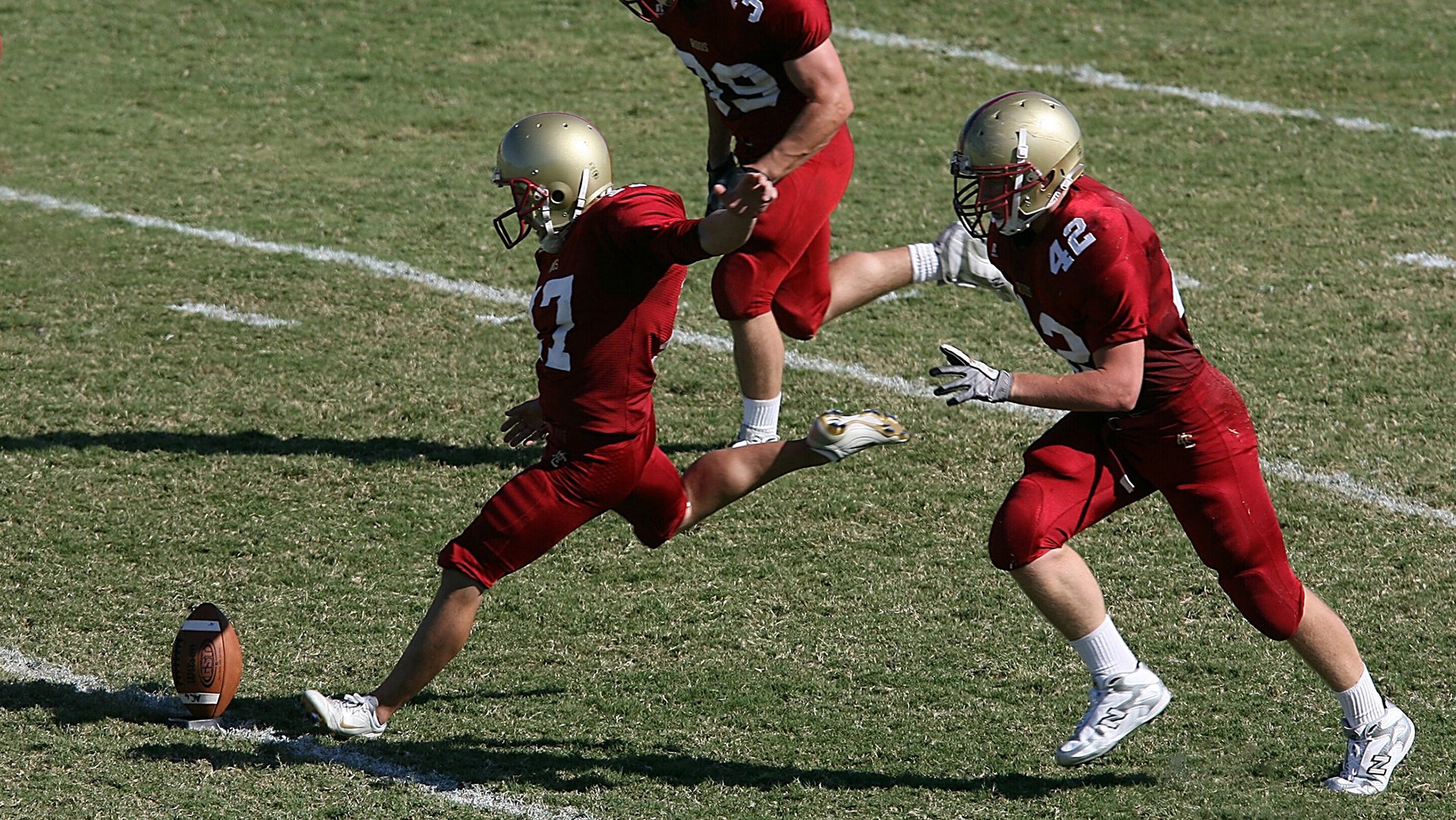 开云体育vip-场地湿滑造成传球失误教练组赛后提出提高环境适应能力，场地湿可以打网球吗